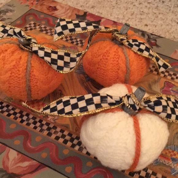 MacKenzie-Childs Other - SALE!!!! 3 pc knit 🧶 mini pumpkin 🎃 set